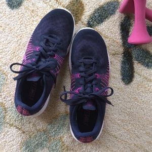 Nike flex Athletic shoes